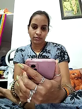 Hotty-Nidhi's cam snapshot