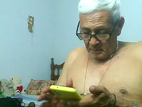 dirtysluttyfist live sex cam