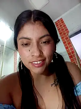 Fox_Roxxan's cam snapshot