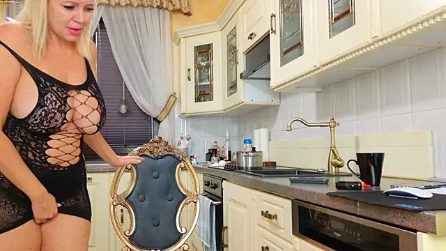 TUNDEROSE1 live sex cam