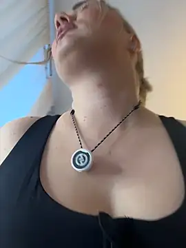 LianaCruz__'s cam snapshot