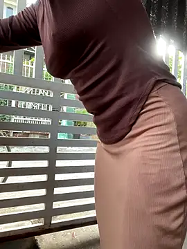 BigAssBee's cam snapshot