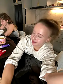 Nura_n_Sarah live sex cam