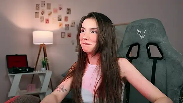 yourfrenchteacher's cam snapshot