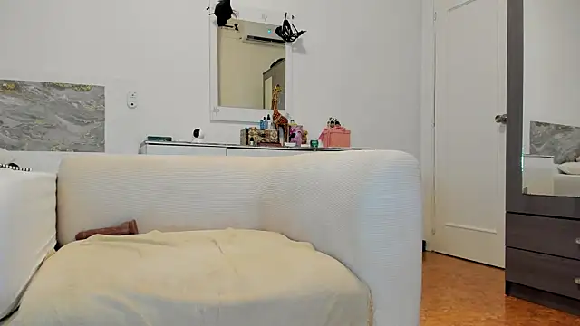 anisialuna_'s cam snapshot