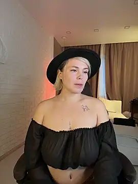 Charming_Daphny's cam snapshot