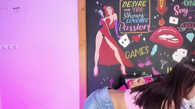 AlanaJones1's cam snapshot