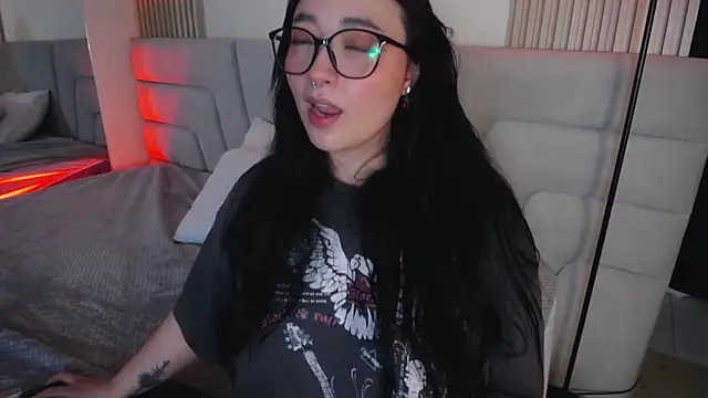 Miss_Loise's cam snapshot