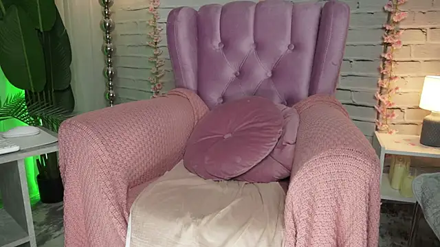 Milana_Sapphire's cam snapshot