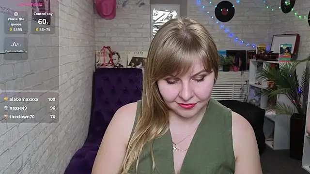 Lexy_Lait's cam snapshot