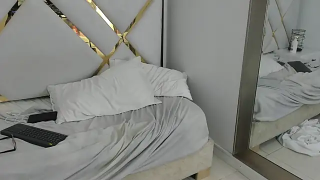 Sara_BigAss-'s cam snapshot