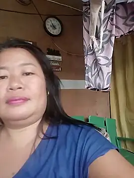 Lovelywoman43's cam snapshot