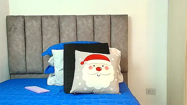 karina_lewis_'s cam snapshot