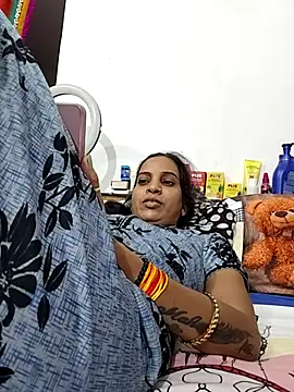 Hotty-Nidhi's cam snapshot