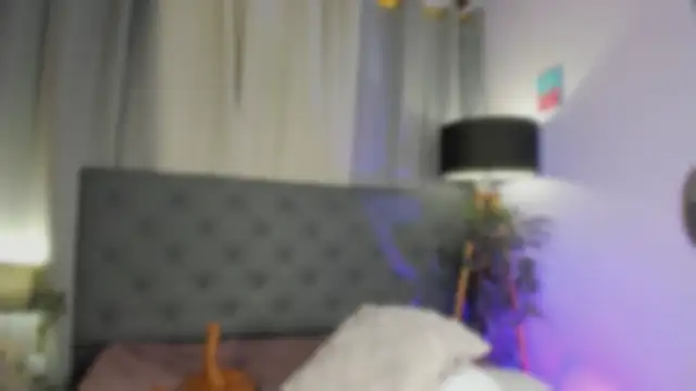 EmaaaBrown_'s cam snapshot