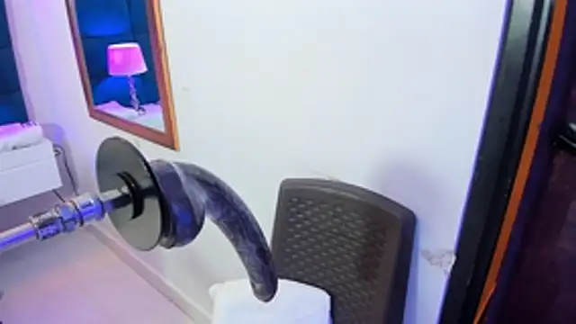 isa_grey_'s cam snapshot