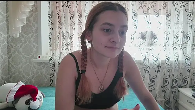 SweetLiaison's cam snapshot