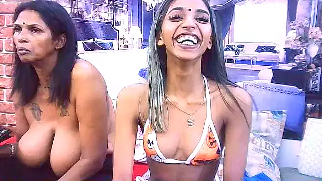 IndianSexySlender's cam snapshot