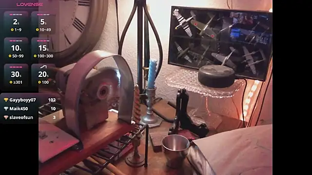 Pussyeat2please's cam snapshot