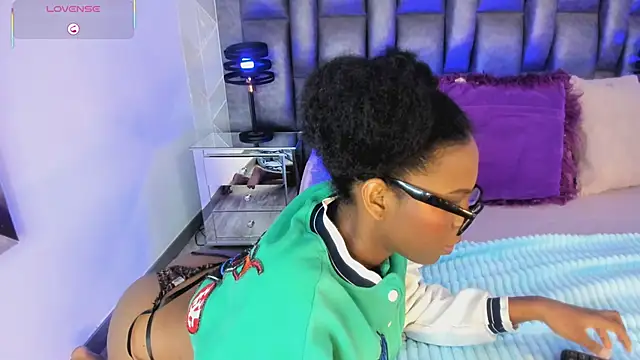 AmiraMorgan's cam snapshot