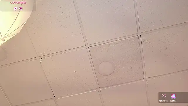 celine_golden1's cam snapshot