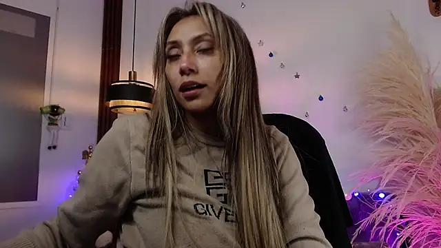 salome_drasin's cam snapshot