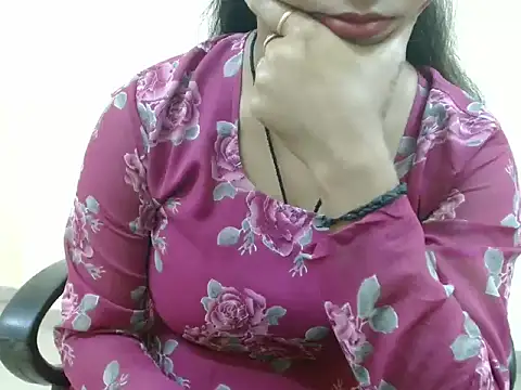 LovingPihu's cam snapshot