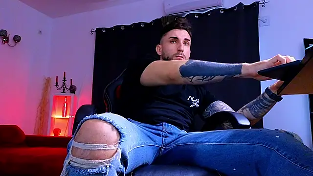 MightyAaron66's cam snapshot