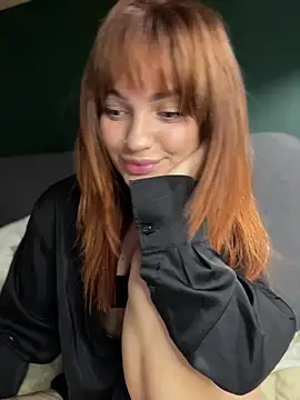 SaraLow live sex cam