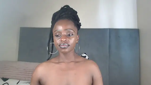 Jah-Queen's cam snapshot