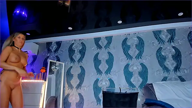 anneswhite's cam snapshot