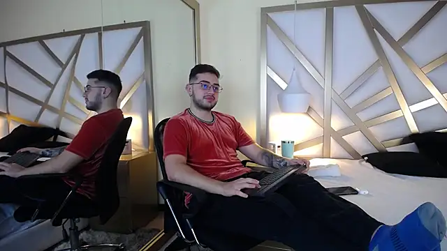 Ethan_Greys's cam snapshot