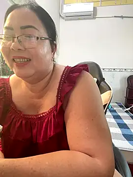 Alinat_'s cam snapshot