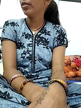 Hotty-Nidhi's cam snapshot