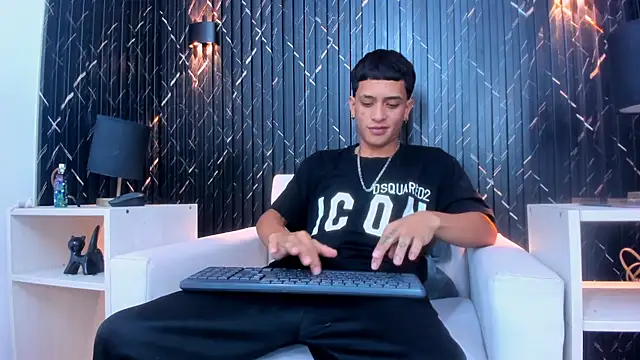 Matt_Ruso live sex cam