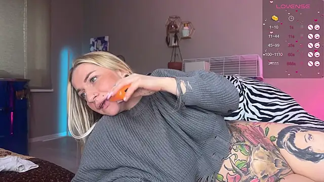 Tanya_Acid's cam snapshot