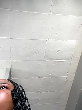 Curveysinaa's cam snapshot