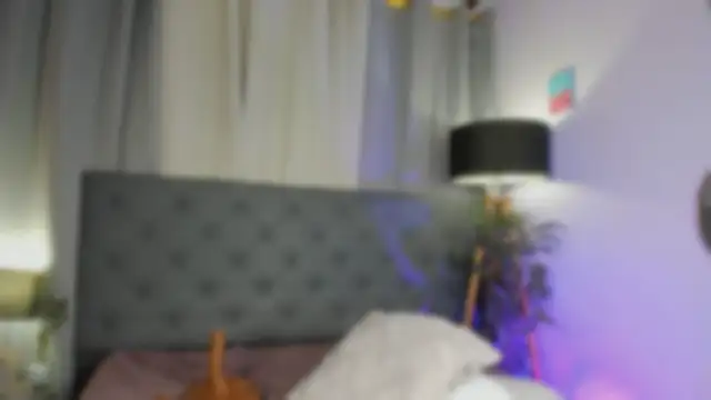 EmaaaBrown_'s cam snapshot