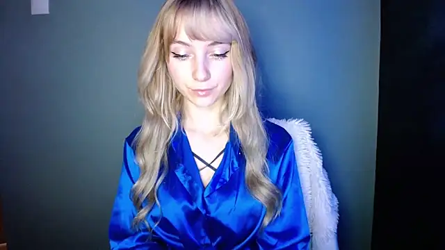 LuciaYoung's cam snapshot