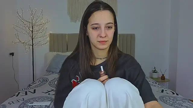 Little_cherryy__'s cam snapshot