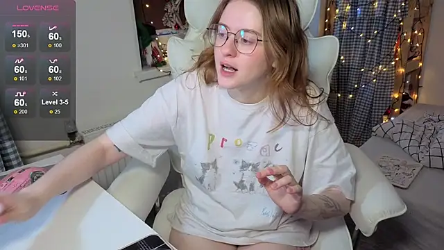 urstripchatgf's cam snapshot