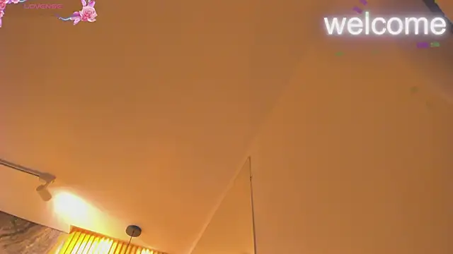 ella_harper's cam snapshot