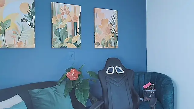 Zamira_Taylor's cam snapshot