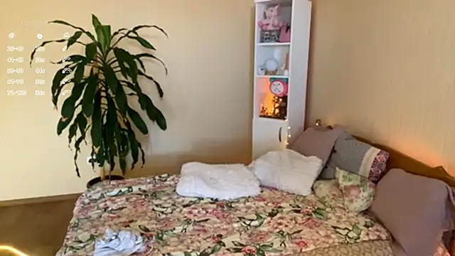 QtDoll's cam snapshot