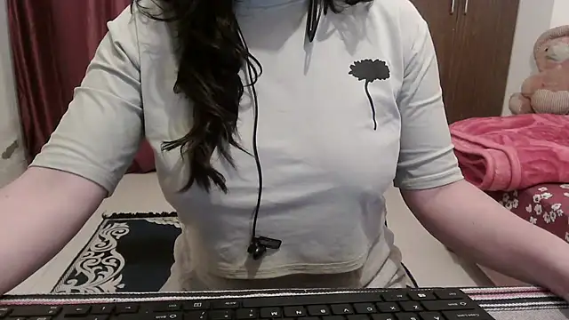 ANANYA-TIWARI's cam snapshot