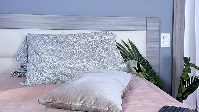 Ashly_hills's cam snapshot