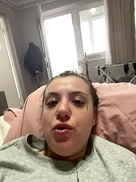 bunnythetailor's cam snapshot