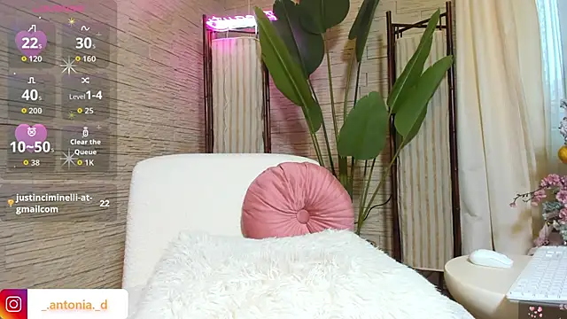 Bella_Posh's cam snapshot