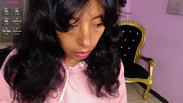 karolinee_66_'s cam snapshot