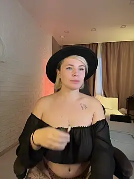 Charming_Daphny's cam snapshot